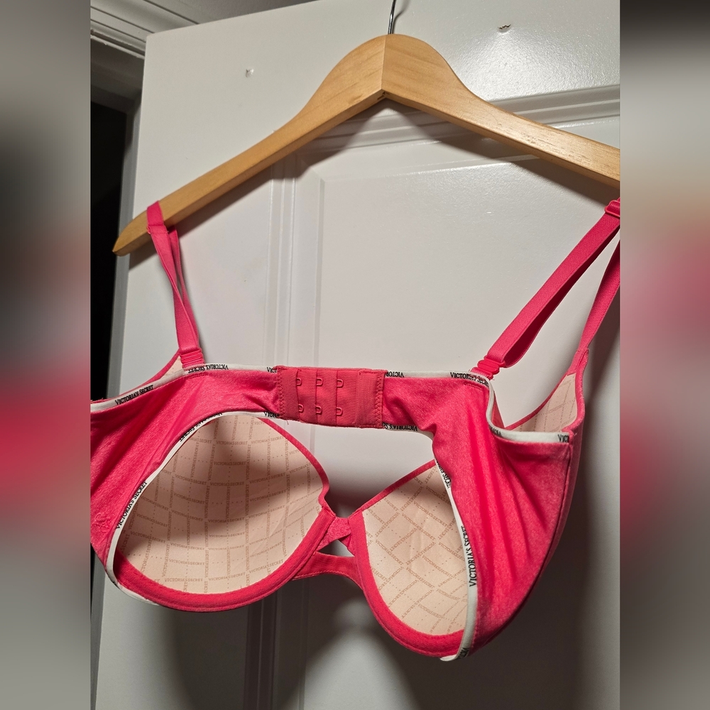 Victoria's Secret Pink Bra 34DD - Picture 3 of 6